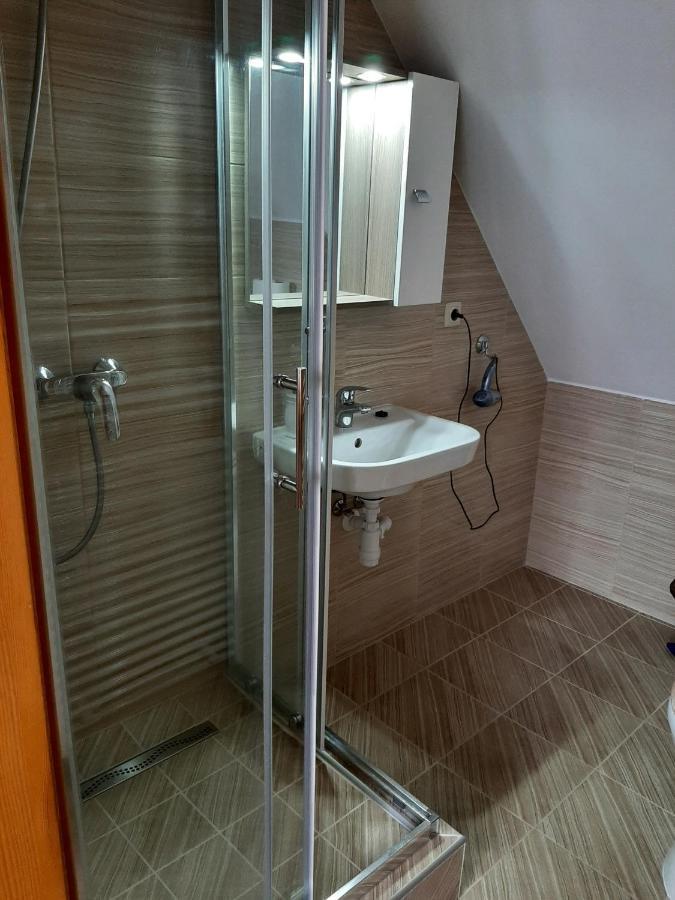 Nosztalgia Vendeghaz Hotel Zalaegerszeg Buitenkant foto