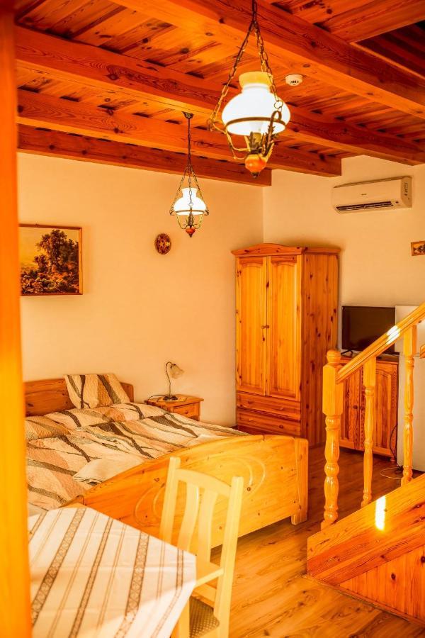 Nosztalgia Vendeghaz Hotel Zalaegerszeg Buitenkant foto