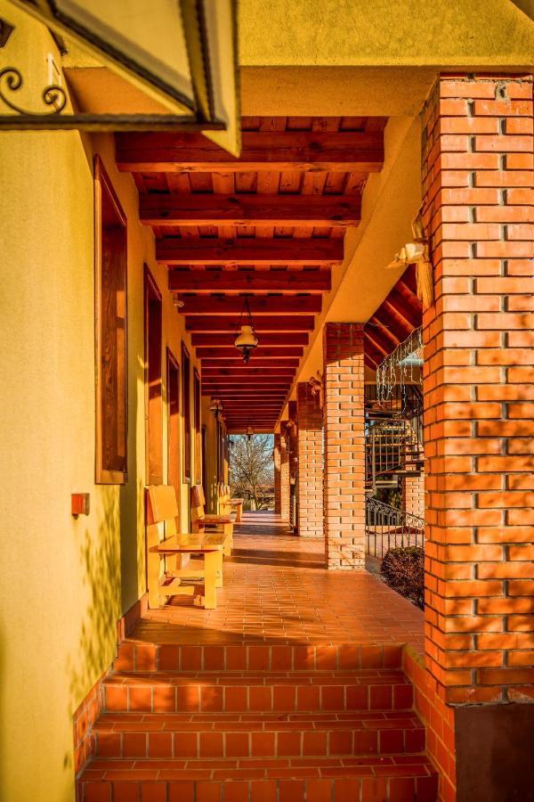 Nosztalgia Vendeghaz Hotel Zalaegerszeg Buitenkant foto