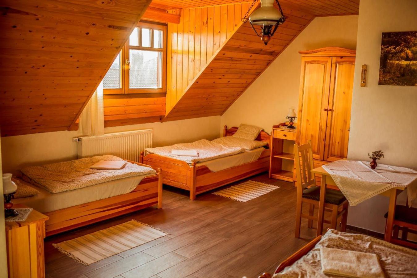 Nosztalgia Vendeghaz Hotel Zalaegerszeg Buitenkant foto