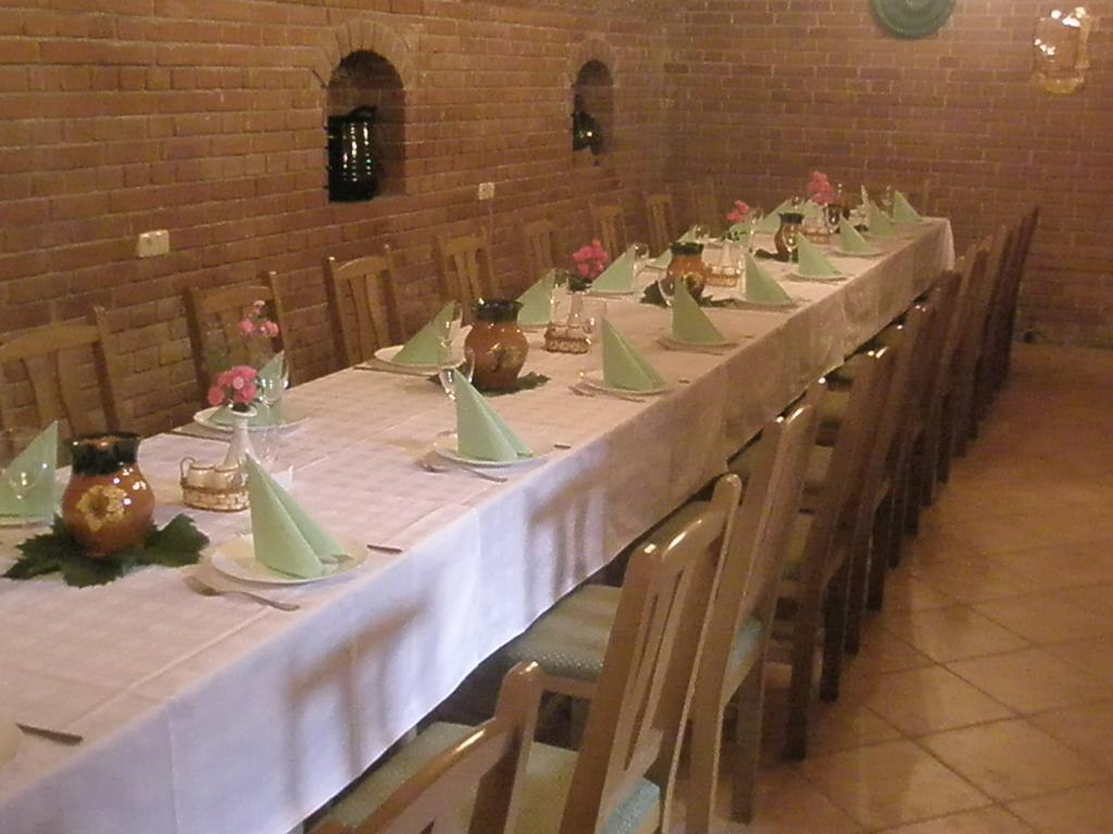 Nosztalgia Vendeghaz Hotel Zalaegerszeg Buitenkant foto